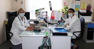 Фельдшер Наталья Хитрикова и участковая медсестра Татьяна Колоушина